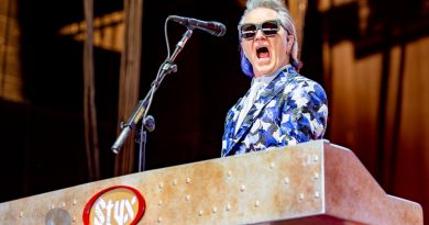 Interview: Styx’s Lawrence Gowan Talks About Blues Hockey, Song Structure, AI and More Ahead of their Show Monday