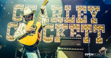 Charley Crockett performing in St. Louis